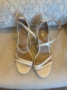 CLASSY WHITE STRAPY HEELED 3" SANDALS BY DREAMWORKS